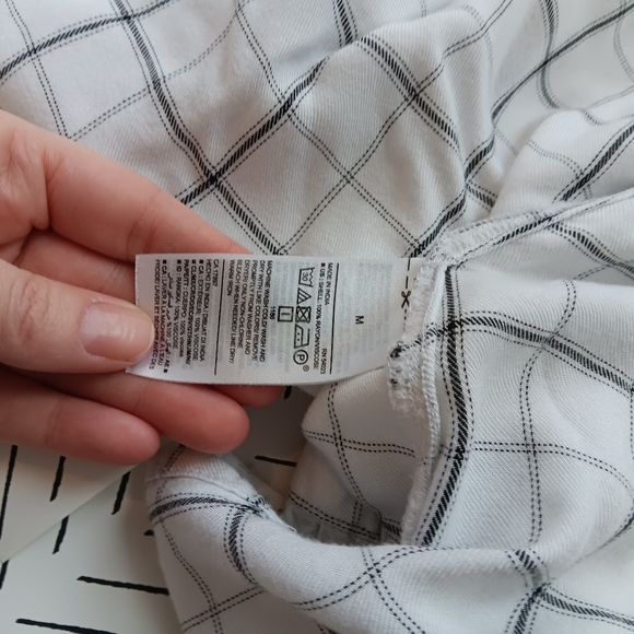 Old navy shirt, size medium - Picture 5 of 5